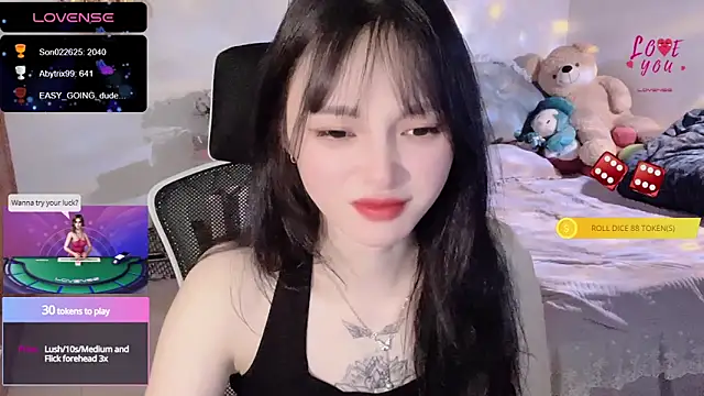 Snapshot of ___Nari___ chatting on 03.20.25 Nari online show from 03.20.25