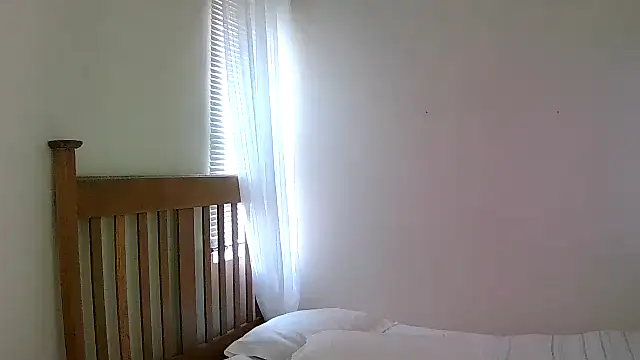 Snapshot of Miahotmilf chatting on 02.22.25 Miahotmilf online show from 02.22.25