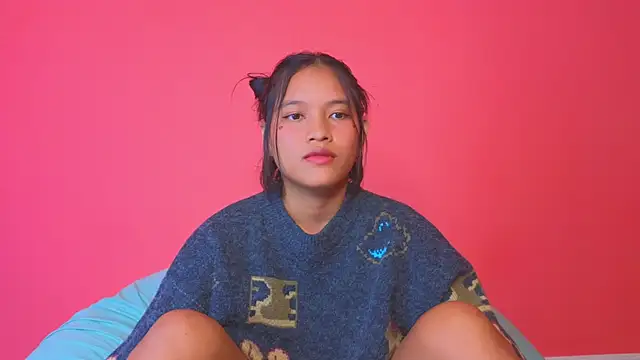 Snapshot of Natsu__ chatting on 12.02.24 Natsu online show from 12.02.24