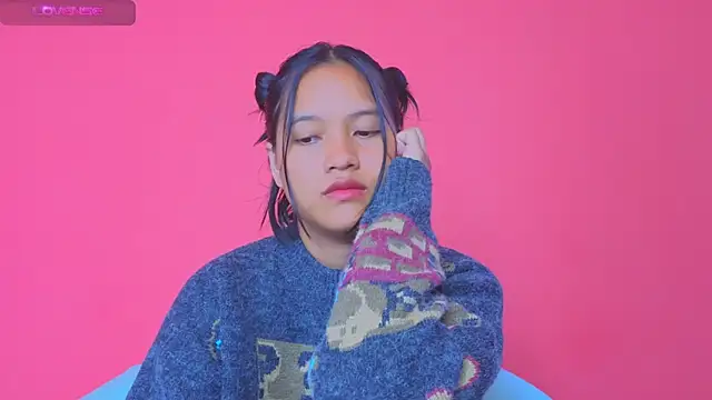 Snapshot of Natsu__ chatting on 12.04.24 Natsu online show from 12.04.24