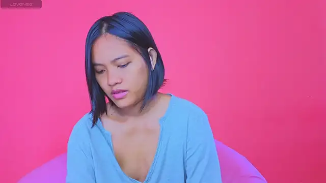 Snapshot of Natsu__ chatting on 12.18.24 Natsu online show from 12.18.24