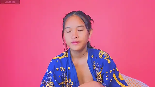 Snapshot of Natsu__ chatting on 01.03.25 Natsu online show from 01.03.25