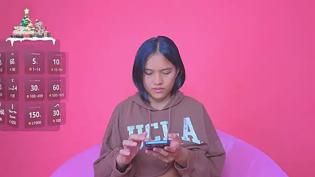 Snapshot of Natsu__ chatting on 01.03.25 Natsu online show from 01.03.25