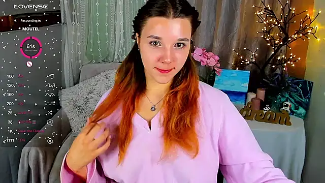 PenelopeOneGrey online show from 09.15.25