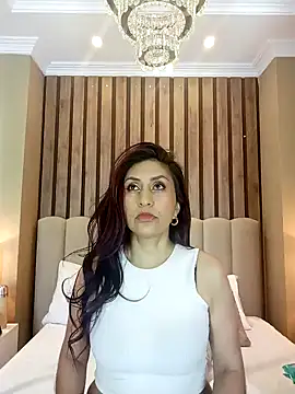 MonicaMoret online show from 01.16.25