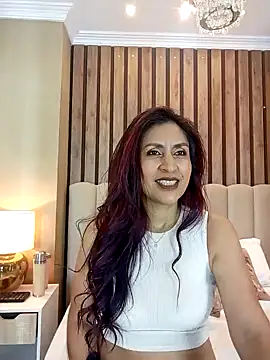 MonicaMoret online show from 01.18.25