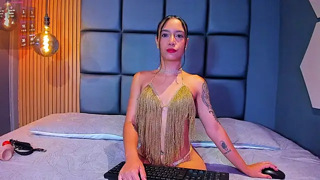ANDREA  LOVE online show from 09.11.25