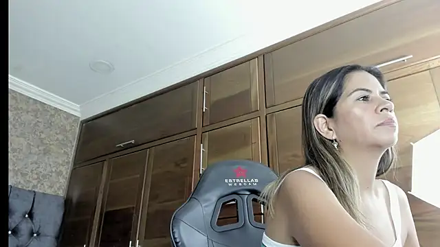 stella xue online show from 01.06.25