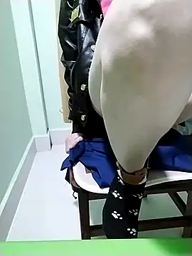 Luxcute286 online show from 02.17.25