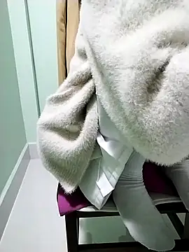 Luxcute286 online show from 02.18.25