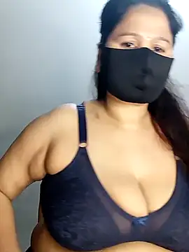Snapshot of Tishani chatting on 02.18.25 Tishani online show from 02.18.25