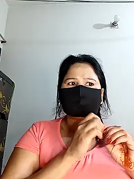 Snapshot of Tishani chatting on 03.01.25 Tishani online show from 03.01.25