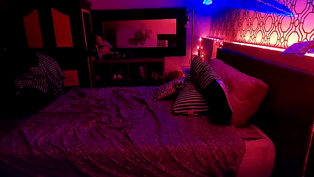 Snapshot of RawRyder8 chatting on 10.07.25 RawRyder8 online show from 10.07.25