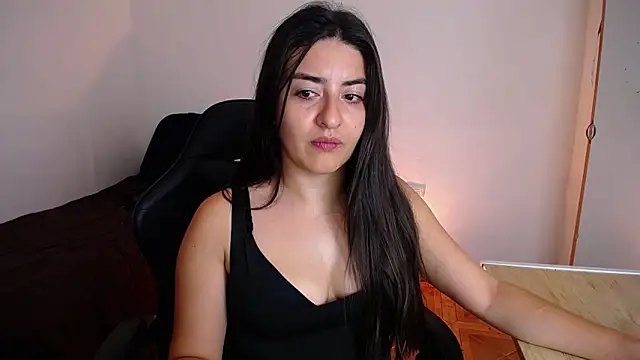 Snapshot of moritalatina chatting on 04.25.26 moritalatina online show from 04.25.26