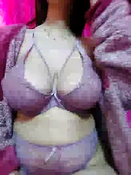 Snapshot of LoNa-daloua chatting on 01.16.25 LoNa-daloua online show from 01.16.25
