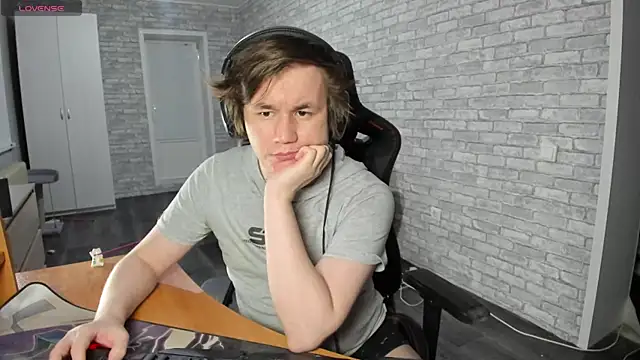 Snapshot of iliaskrislove chatting on 02.19.25 iliaskrislove online show from 02.19.25