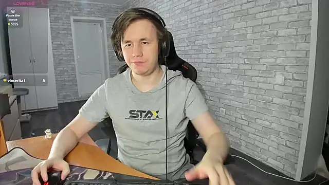 Snapshot of iliaskrislove chatting on 02.20.25 iliaskrislove online show from 02.20.25