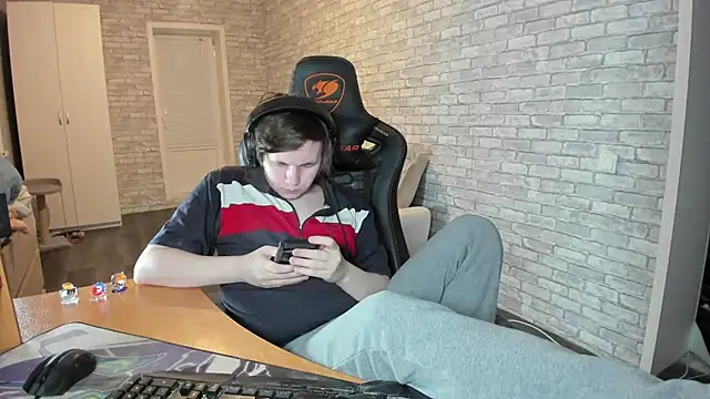Snapshot of iliaskrislove chatting on 03.21.25 iliaskrislove online show from 03.21.25