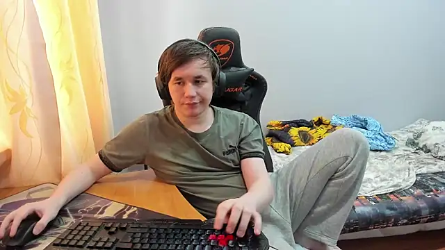 Snapshot of iliaskrislove chatting on 09.14.25 iliaskrislove online show from 09.14.25