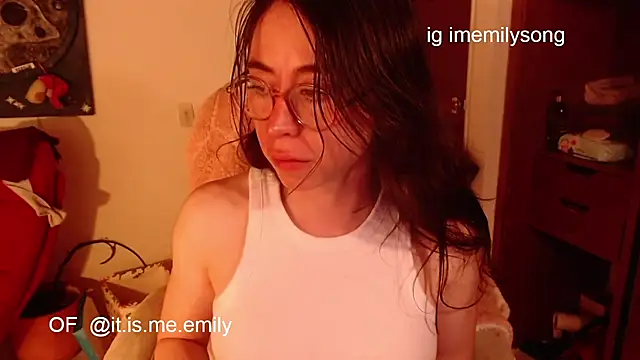 Snapshot of emily_pearl_ chatting on 02.10.26 emily pearl online show from 02.10.26