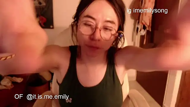 Snapshot of emily_pearl_ chatting on 03.02.26 emily pearl online show from 03.02.26