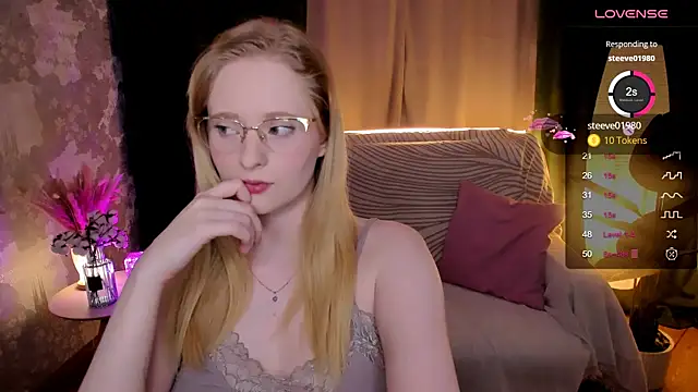 Aemilia  online show from 10.05.25