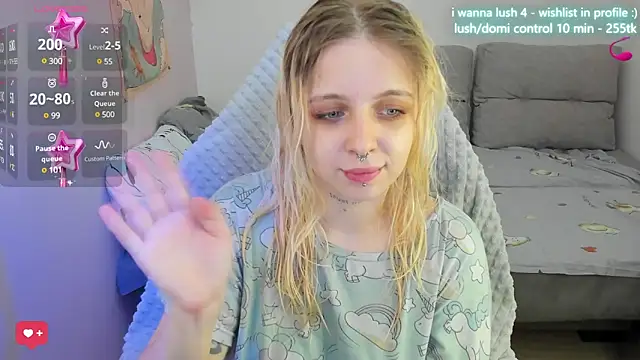 Alice Halle online show from 03.22.25