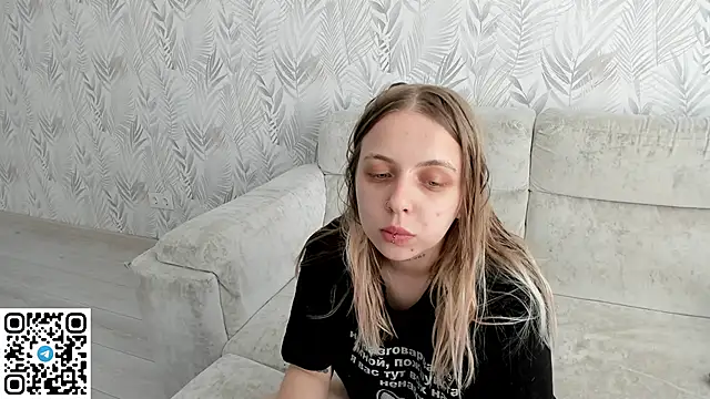 Snapshot of Alice_Halle chatting on 06.20.26 Alice Halle online show from 06.20.26