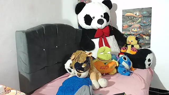 Snapshot of SWEETT_CORY chatting on 12.10.24 SWEETT CORY online show from 12.10.24