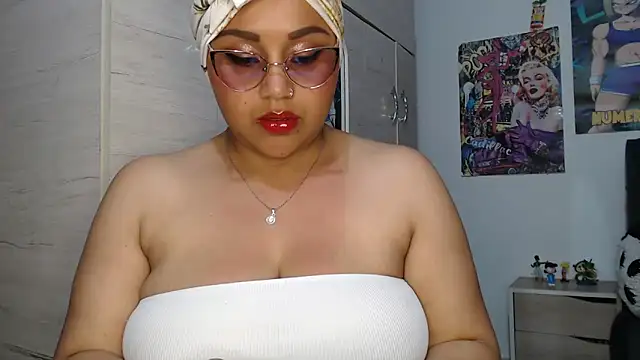 Snapshot of SWEETT_CORY chatting on 10.11.25 SWEETT CORY online show from 10.11.25