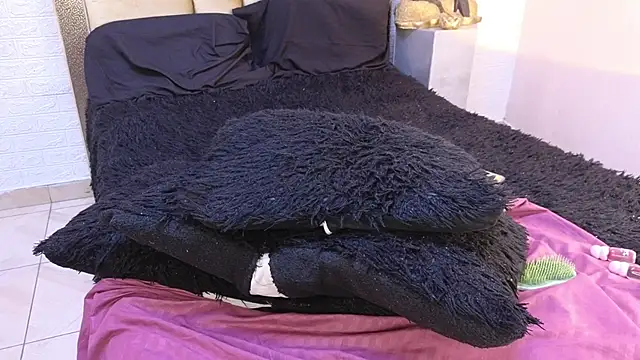 ximenawilliamss online show from 12.20.25