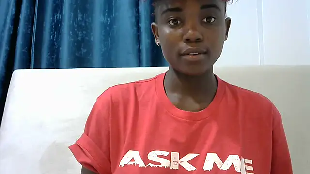 Snapshot of Latiffagodess chatting on 11.07.25 Latiffagodess online show from 11.07.25