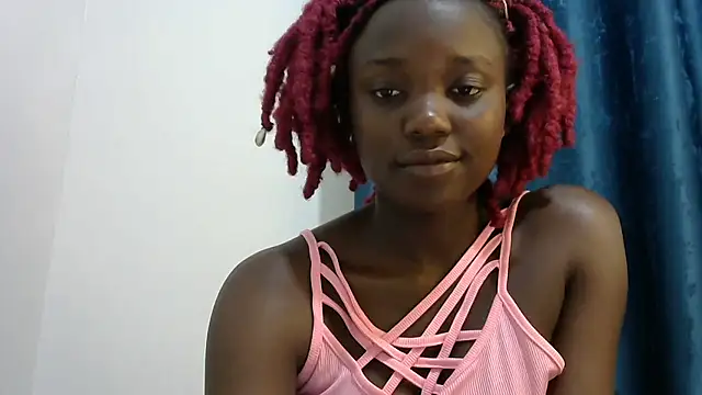 Snapshot of Latiffagodess chatting on 01.11.26 Latiffagodess online show from 01.11.26