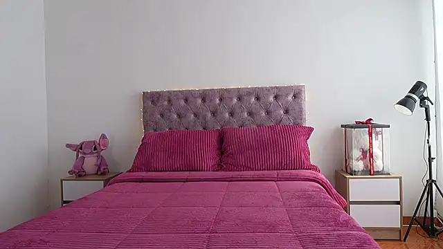 Snapshot of samantha_evans2 chatting on 06.13.26 samantha evans2 online show from 06.13.26