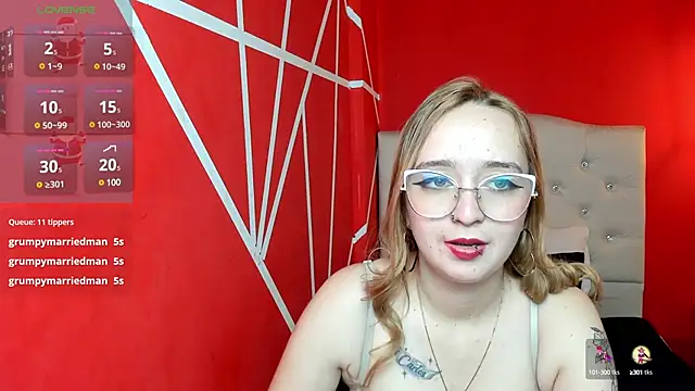 Snapshot of Liaroberts1 chatting on 12.20.24 Liaroberts1 online show from 12.20.24