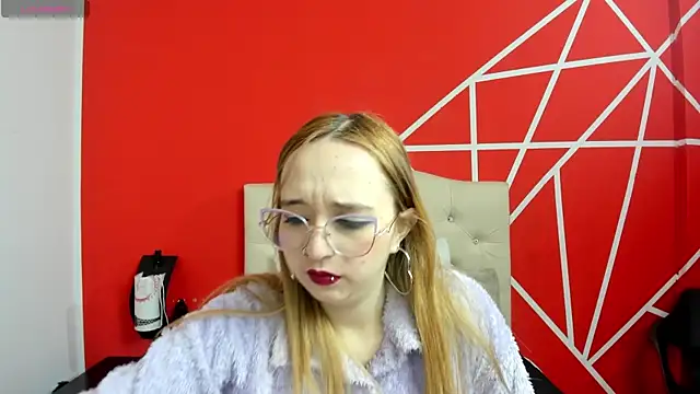 Snapshot of Liaroberts1 chatting on 01.13.25 Liaroberts1 online show from 01.13.25