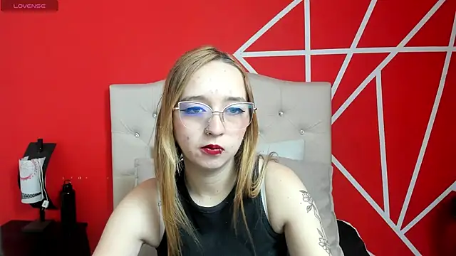 Snapshot of Liaroberts1 chatting on 01.23.25 Liaroberts1 online show from 01.23.25