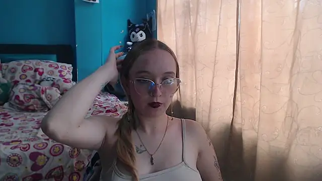 Snapshot of Liaroberts1 chatting on 02.24.25 Liaroberts1 online show from 02.24.25