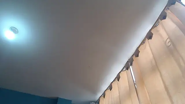 Snapshot of Liaroberts1 chatting on 02.26.25 Liaroberts1 online show from 02.26.25