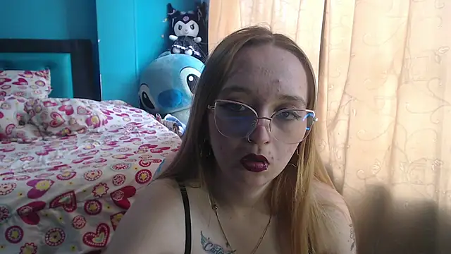 Snapshot of Liaroberts1 chatting on 03.06.25 Liaroberts1 online show from 03.06.25