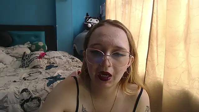 Snapshot of Liaroberts1 chatting on 03.14.25 Liaroberts1 online show from 03.14.25