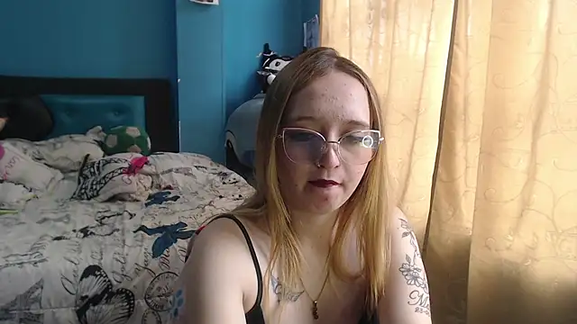 Snapshot of Liaroberts1 chatting on 03.14.25 Liaroberts1 online show from 03.14.25