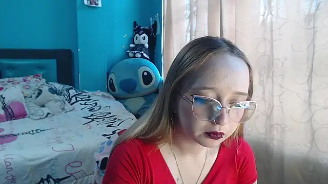 Snapshot of Liaroberts1 chatting on 03.22.25 Liaroberts1 online show from 03.22.25