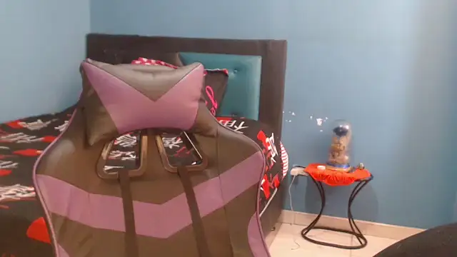 Liaroberts1 online show from 01.05.26