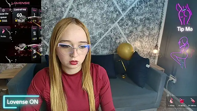 Liaroberts1 online show from 08.06.26