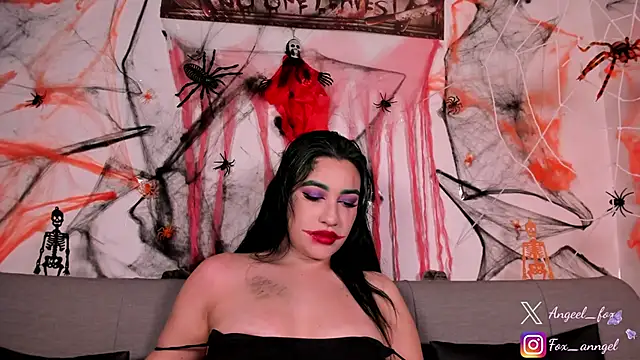 angeel fox online show from 10.31.25