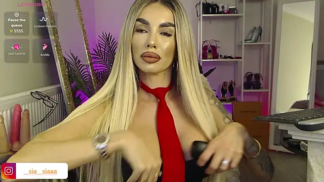 Snapshot of ArianaArianna chatting on 04.04.26 ArianaArianna online show from 04.04.26