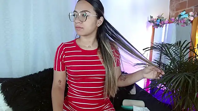 Jules n Gia online show from 01.12.25