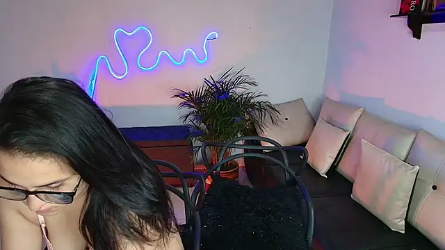 Jules n Gia online show from 02.02.25