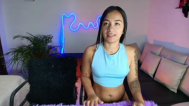 Jules n Gia online show from 02.05.25